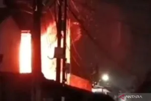Gara-gara Kipas Angin, Kebakaran Hanguskan Ruko dan Rumah di Kalideres 