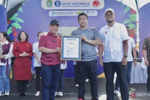 Kalbar Cetak Rekor MURI: Belasan Ribu Porsi Lontong Khas Sukadana Disajikan, Angkat Kuliner Lokal