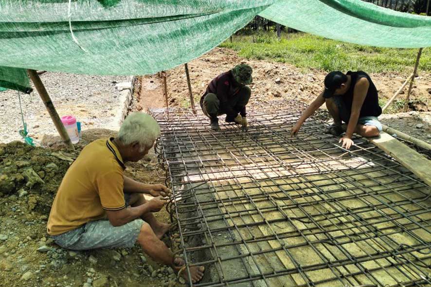 Pembangunan Jembatan untuk Memperkuat Perekonomian Warga Desa Lolayan