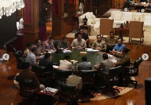 Presiden Prabowo Kumpulkan Sejumlah Menteri, Panglima TNI dan Kapolri di Hambalang, Bahas Pendidikan hingga Pertahanan
