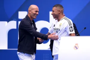 Terungkap! Real Madrid Sempat Rayu Zidane Sebelum Pilih Arbeloa, Kenapa Ditolak?