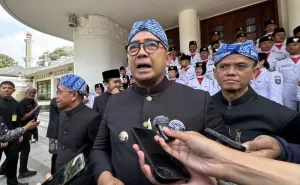 Farhan Sesalkan Kericuhan Oleh Massa Baju Hitam saat May Day di Tamansari Bandung