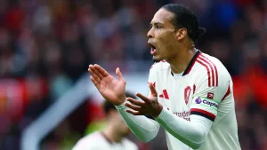 Liverpool Terpuruk, Van Dijk Tegaskan Standar Klub Tak Terpenuhi
