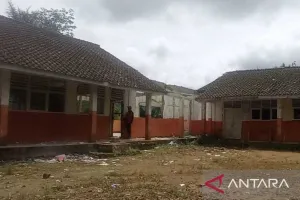 Perbaikan Ratusan Ruang Kelas yang Rusak Secara Bertahap