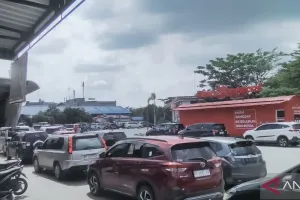 Pertamina Perpanjang Layanan SPBU di Riau hingga 24 Jam untuk Atasi Antrean Panjang Konsumen 