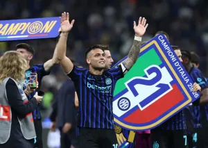 Serie A Italia: Bangkit dari Kegagalan Musim Lalu,  Lautaro Martinez Rayakan Scudetto Inter Milan