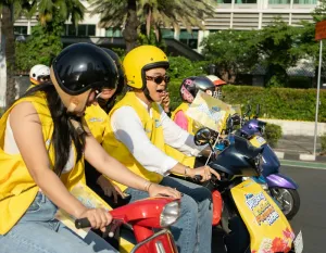 SoKlin Pewangi Tropical Summer Hadirkan Solusi Anti Gerah bagi Pengendara Motor