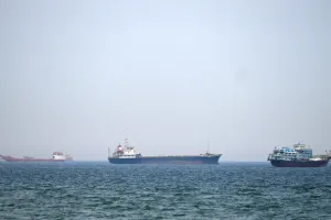 Trump Mengumumkan Rencana untuk Mengawal Kapal-kapal yang Terjebak di Selat Hormuz