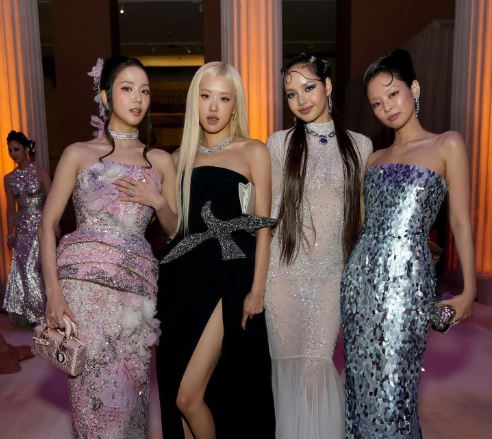 Tampil Menawan, BLACKPINK dalam Formasi Lengkap Hadir di Met Gala 2026