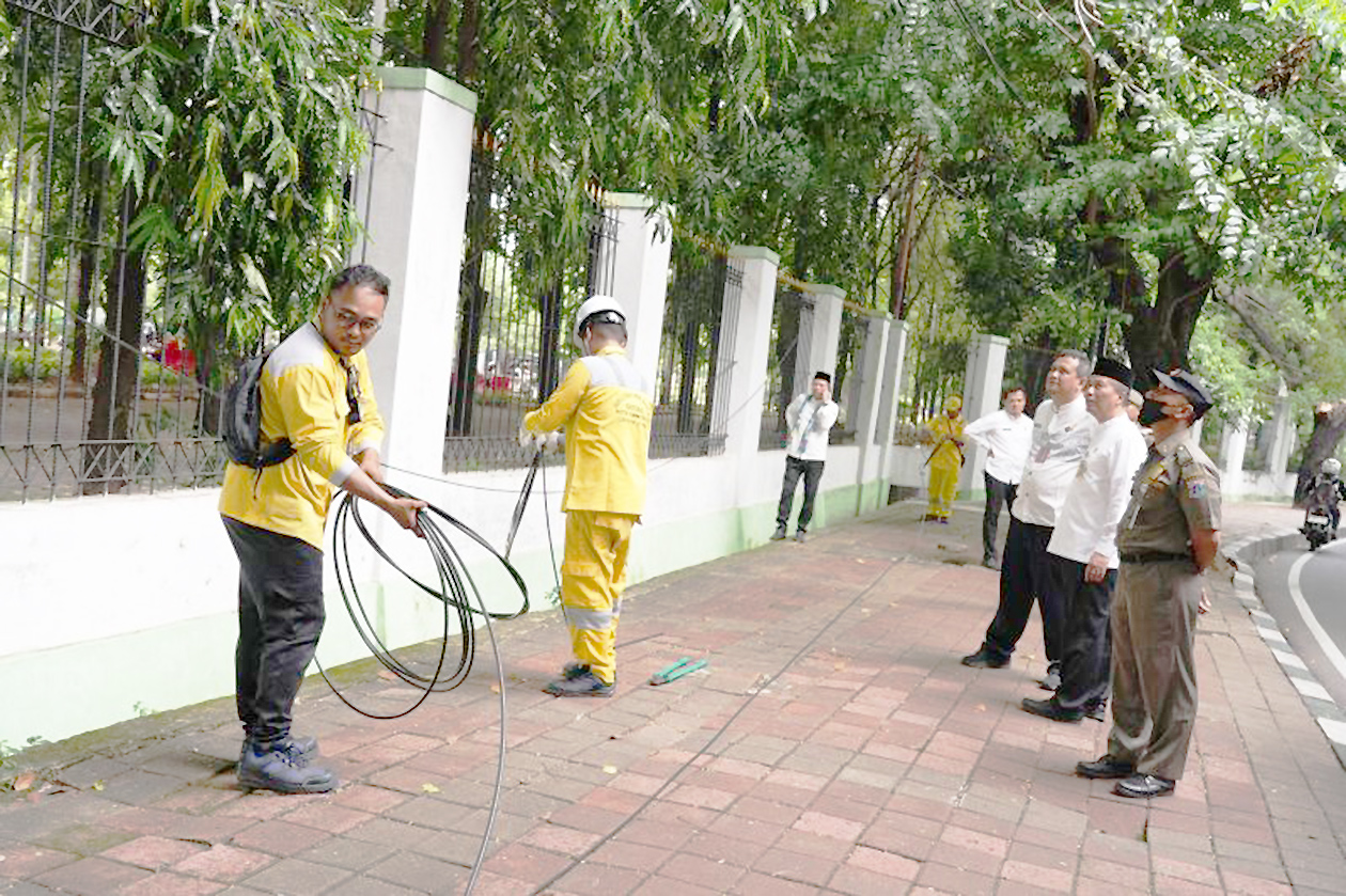 Danau Sunter Makin Cantik, Kabel Liar Dipotong, Pohon Rindang Dipangkas Demi Keamanan Warga