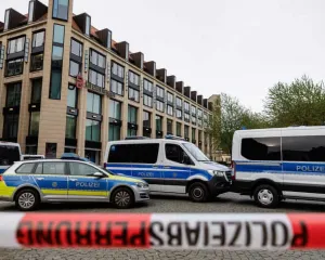 Dua orang tewas Setelah Sebuah Mobil Menabrak Kerumunan Orang di Leipzig, Jerman
