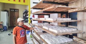 Harga Kedelai Naik, Perajin Tempe di Ponorogo Kurangi Ukuran