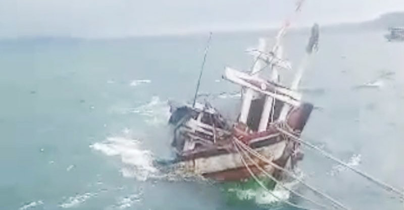 Perahu KM Bima Suci Tenggelam Ditabrak Kapal Kargo di Perairan Kalianda Lampung Selatan, 1 Nelayan Hilang 