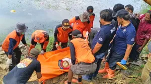 Sesosok Mayat Pria Mengapung di Embung Kayen Pati