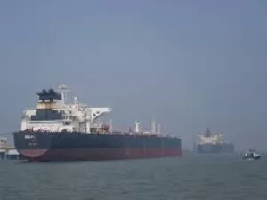 Iran Keluarkan Aturan Baru bagi Kapal yang Transit di Selat Hormuz