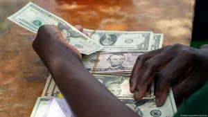 Setelah 13 Tahun, Libya Kembali Salurkan Dolar AS Secara Tunai ke Warga