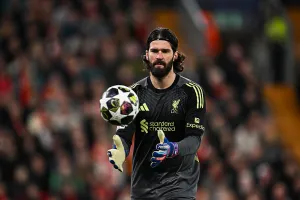 Alisson Becker Dikabarkan Bakal Gabung Juventus 