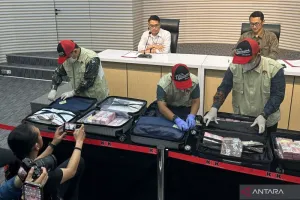 Nama Dirjen Bea Cukai Muncul di Dakwaan, KPK Tunggu Perkembangan Penyidikan.