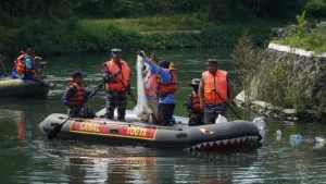 Penanganan Ikan Invasif di Kalibayem Bantul Diperkuat Lewat Aksi Bersama