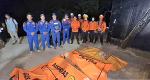Upaya Penuh Risiko, Tim SAR Evakuasi Jasad Empat ABK Korban Gas Beracun