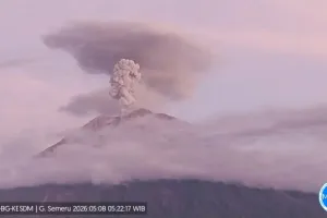 Gunung Semeru Kembali Erupsi, Tinggi Letusan Mencapai 1,2 Km
