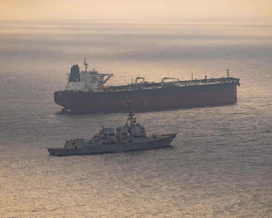 Iran Menarget Kapal-kapal Angkatan Laut AS setelah Kapal Tanker Diserang