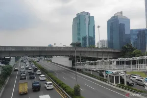 Cuaca Jakarta Hari Ini Berawan Tebal, Suhu Udara Berkisar 25-32 Derajat Celcius