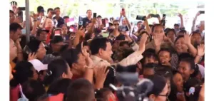 Presiden Prabowo Berjoget 'Tabola Bale' bersama Masyarakat di Miangas