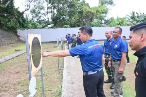 Suasana Akrab! Forkopimda dan Lanud Sultan Hasanuddin Ngopi Bareng hingga Menembak Bersama.