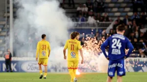 Kerusuhan Suporter di Bastia Tunda Pesta Promosi Le Mans ke Ligue 1