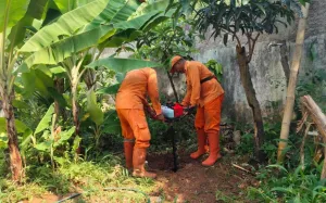Pilah Sampah dari Rumah! Kelurahan Gunung Kebayoran Baru Bikin Lima Lubang Biopori Jumbo 