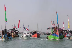 Sedekah Laut dan Bumi Tambaklorok Semarang Dimeriahkan oleh 400 Kapal Nelayan