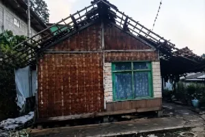 BPBD Bandung Kirim Bantuan ke 57 Warga Terdampak Angin Kencang Cimenyan