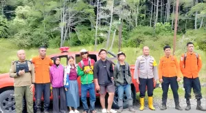 Tim SAR evakuasi dua pendaki tersesat di Banggai kondisi selamat
