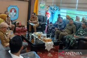 Pemkab Kubu Raya Hentikan Pembakaran Arang Bakau dan Penebangan Mangrove di Batu Ampar
