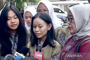Wapres Gibran Sambut Siswa SMAN 1 Pontianak Peserta LCC Empat Pilar di Istana Wapres.