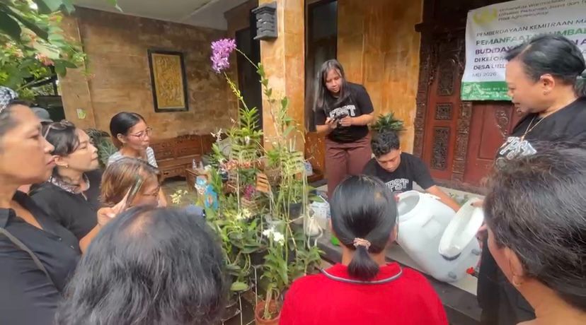 Dorong Ekonomi Hijau, IRT Denpasar Sulap Sampah Dapur Jadi Pupuk Anggrek