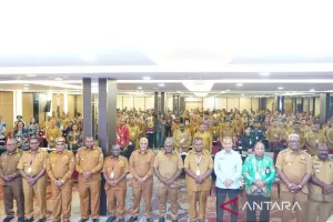 Gubernur Papua Tengah Meki Frits Nawipa: Papua Tidak Bisa Maju Jika Jalan Sendiri-Sendiri.