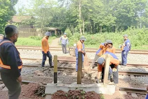 Jangan Nekat, 38 Jalur Perlintasan Sebidang Ilegal Kereta Api di Jabar Resmi Ditutup Paksa, Ini Daftar Wilayahnya