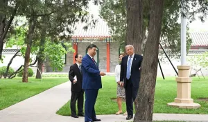 Wang Yi Ungkap Hasil Pertemuan Xi Jinping dan Donald Trump di Beijing