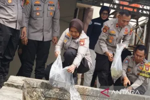 Polres Bekasi Tebar 10.000 Benih Lele Perkuat Ketahanan Pangan