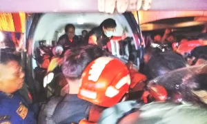 Tim SAR Berhasil Evakuasi Korban Meninggal Kebakaran Megamall Manado
