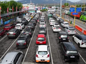Trafik Long Weekend Kenaikan Yesus Kristus Ramai, Ferry Kini Jadi Moda Utama Pilihan Masyarakat