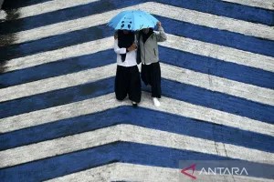 BMKG Prakirakan Sejumlah Daerah Alami Hujan dengan Intensitas Bervariasi serta Berkabut pada Senin