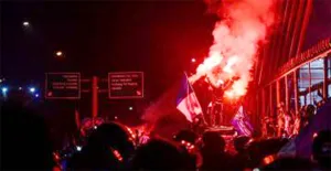 Flyover Pasupati Dipadati Ribuan Bobotoh Rayakan Kemenangan Persib Atas PSM