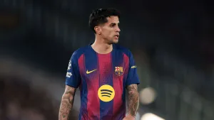 Hansi Flick Belum Bisa Pastikan Masa Depan Joao Cancelo di Barcelona