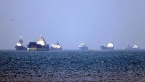 Lawan Blokade AS, Iran: Teluk Oman Akan Jadi Kuburan Kapal
