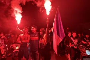 Ribuan Bobotoh Padati Flyover Pasupati Usai Persib Bandung Raih Kemenangan Dramatis Atas PSM Makassar