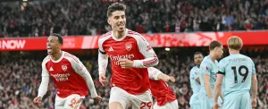 Arsenal Bertahan di Jalur Menuju Dua Gelar