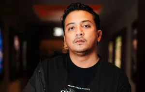Sal Priadi Rilis Lagu “Kepala, Pundak, Kerja Lagi”